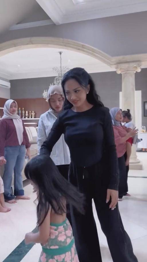Kris Dayanti Berangkat ke China untuk Wushu