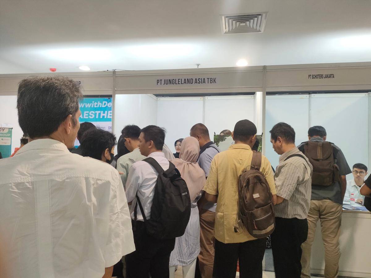 Job fair.jpg
