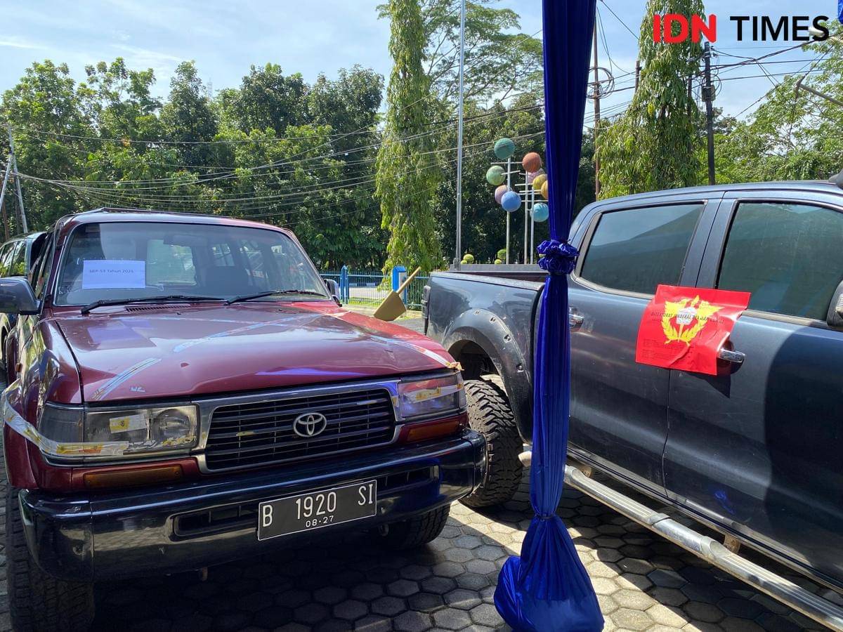 Mobil selundupan mewah.