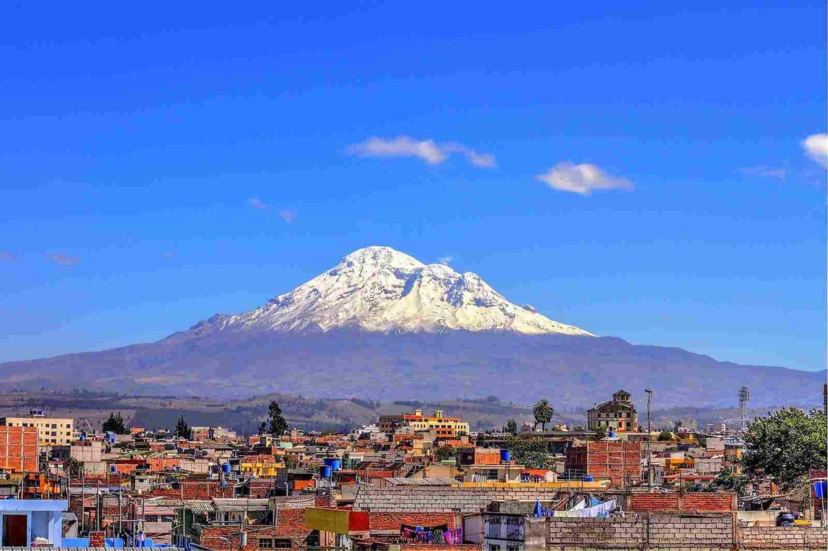 Ilustrasi gunung Chimborazo yang jadi inspirasi bagi ilmuwan dunia