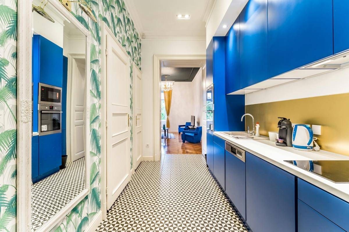 ilustrasi interior dapur dengan warna biru