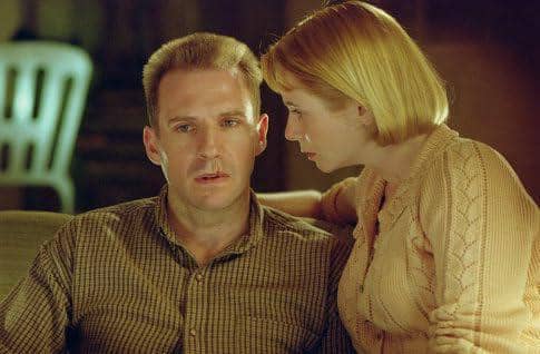 Ralph Fiennes dan Emily Watson dalam Red Dragon 