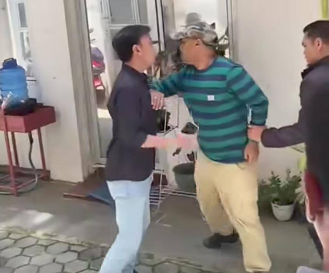 Anggota Polres Muba diduga terlibat keributan di LPSE Muba. (Dok. Istimewa)