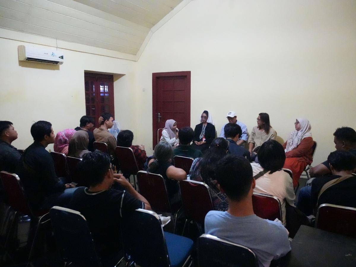 Kegiatan panel tentang bissu di MIWF 2025.