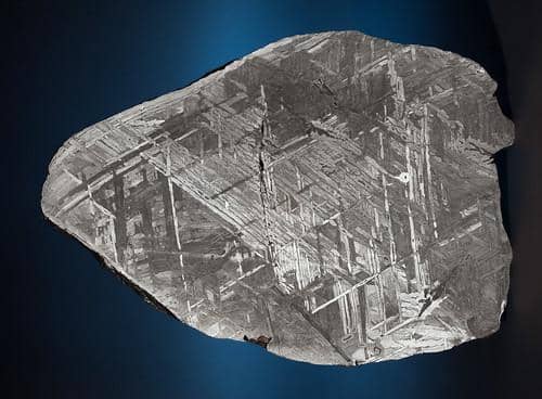 Ilustrasi asteroid tipe M