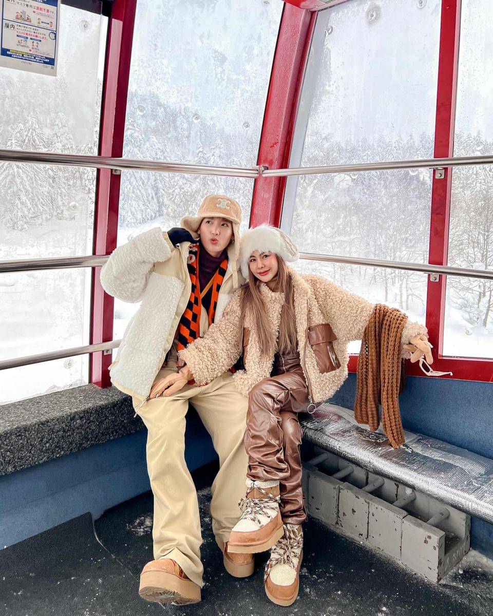 OOTD Couple Holiday ala Siraprapa dan Kamonchanok