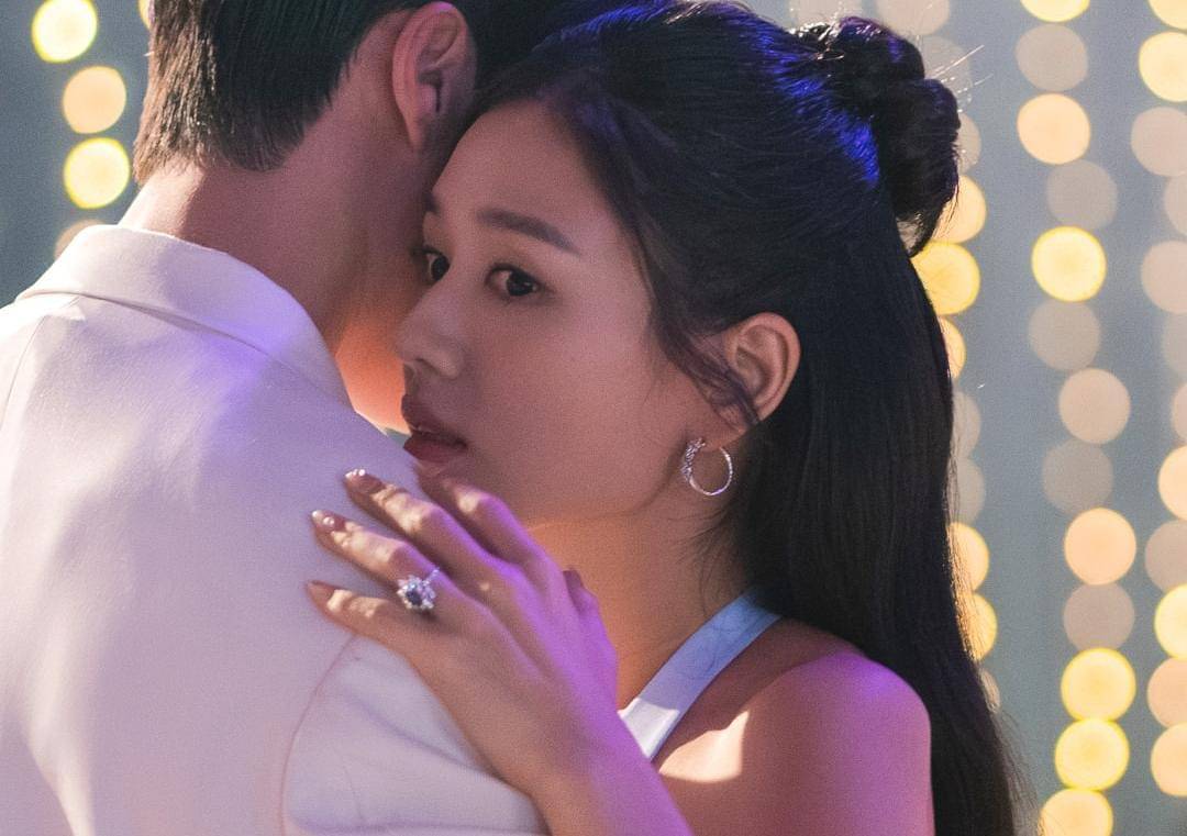 Ahn Eun Jin di drama Dynamite Kiss