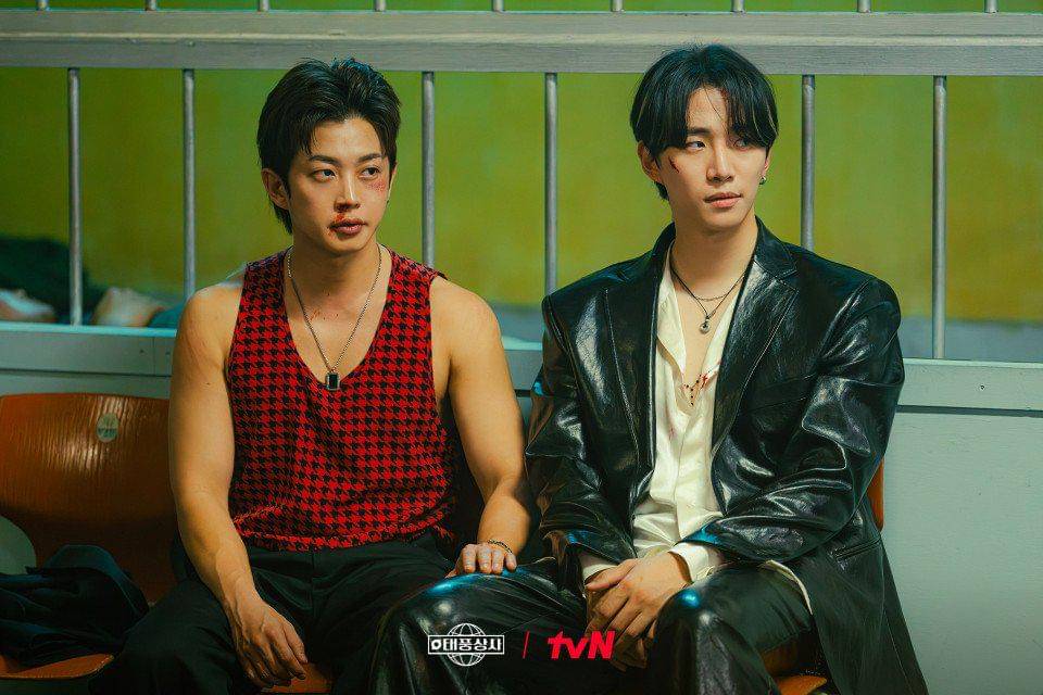 Kim Min Seok dan Lee Junho di Typhoon Family