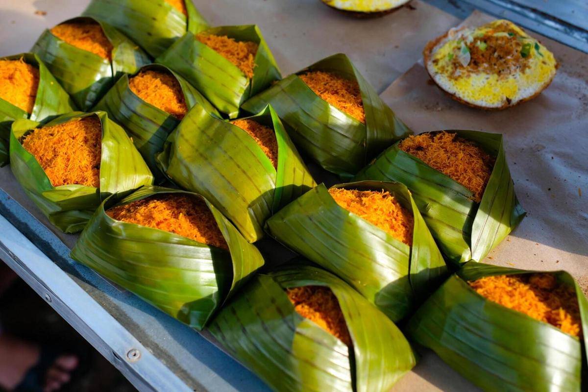 ketan serundeng
