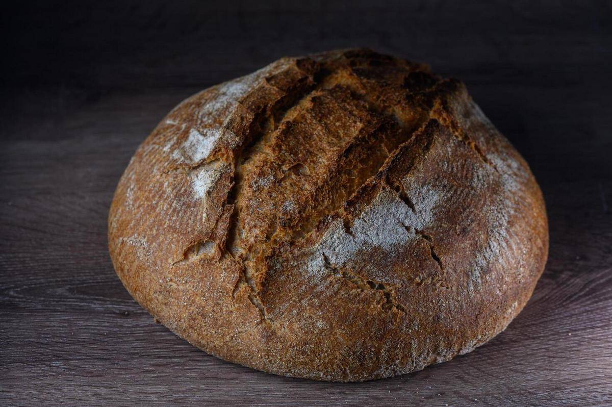 ilustrasi roti sourdough whole grain