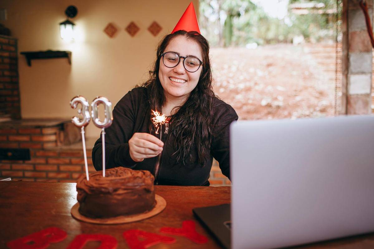 ilustrasi ulang tahun ke-30