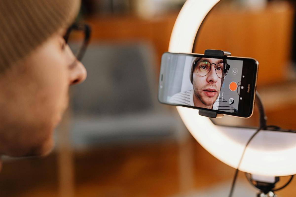 ilustrasi selfie