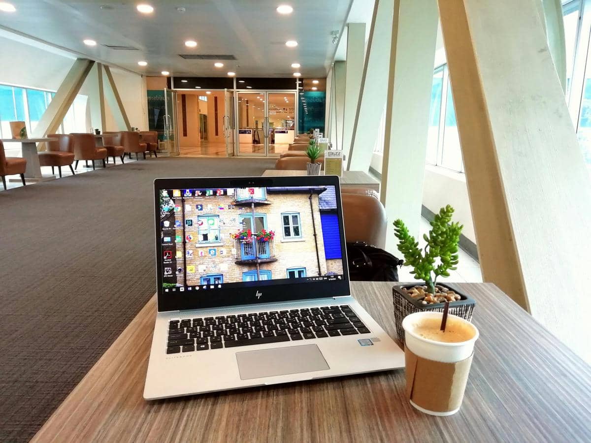 ilustrasi laptop