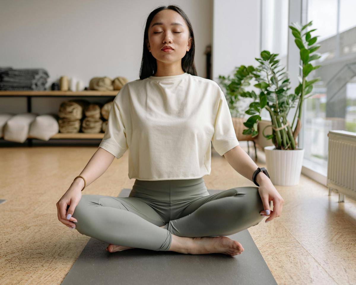 potret seseorang yoga