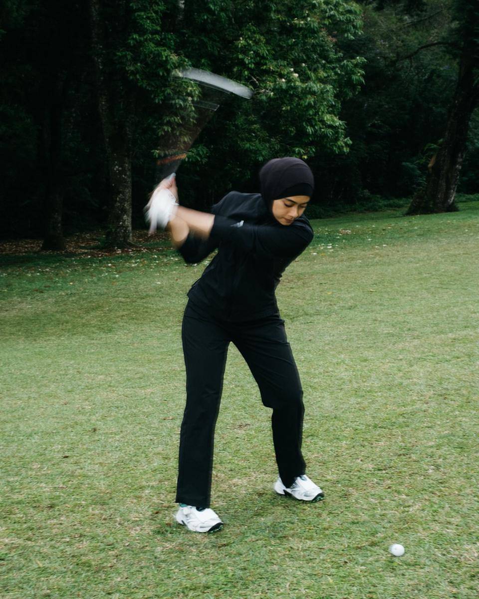 keluarga Ayudia Bing Slamet main golf