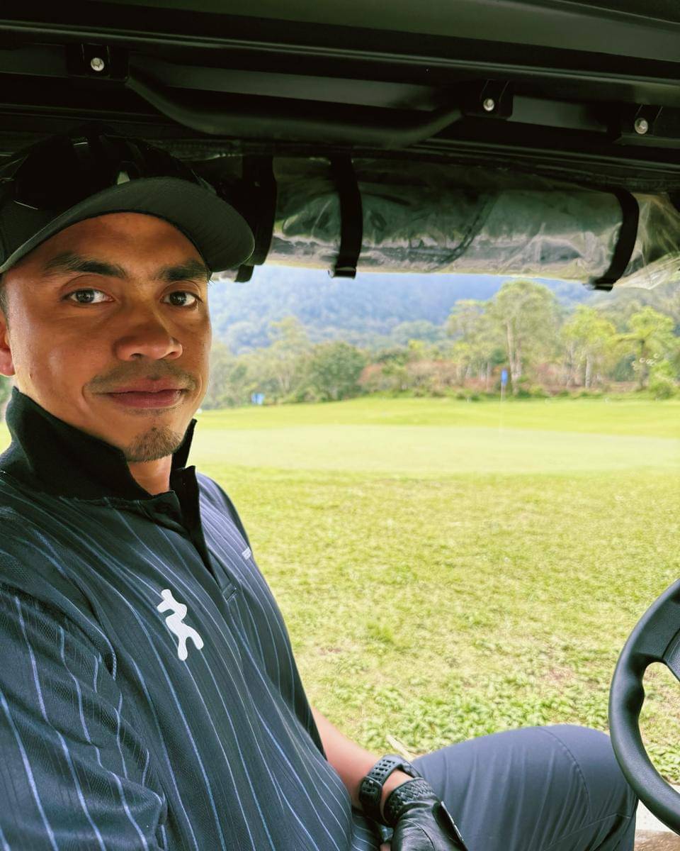 keluarga Ayudia Bing Slamet main golf