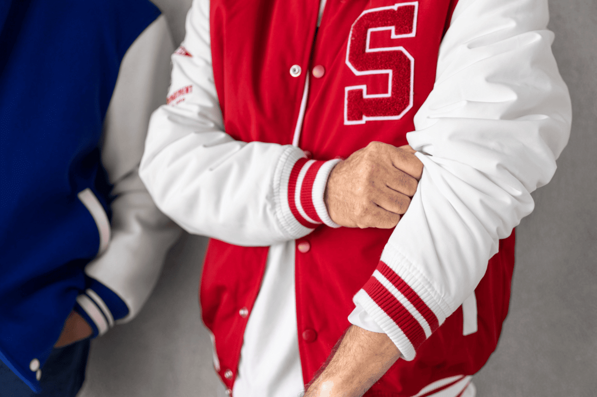 ilustrasi jaket varsity