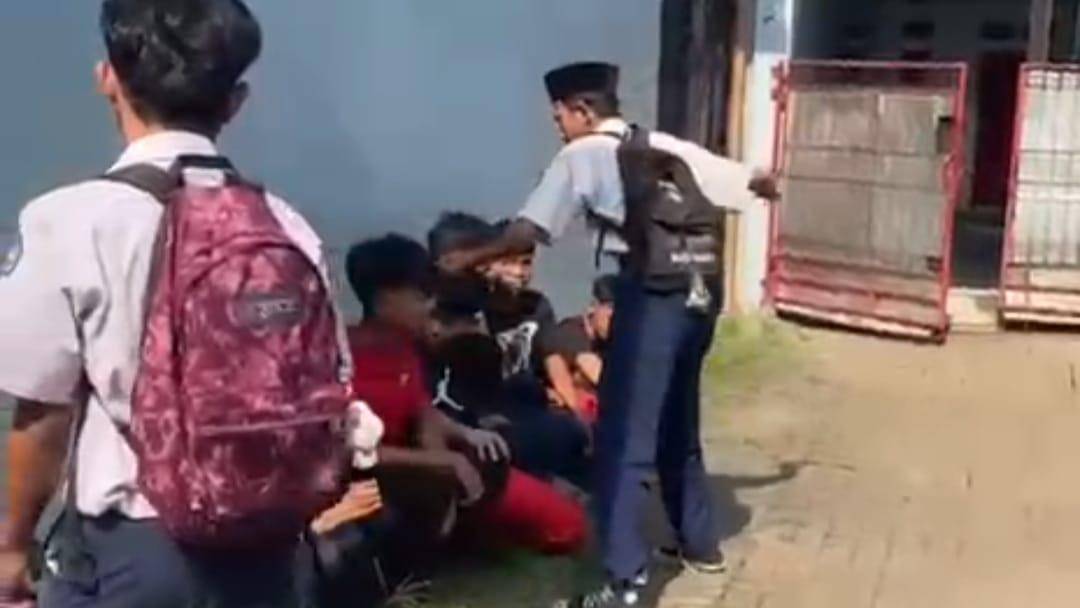 Tangkapan layar video viral perundungan. (Istimewa)