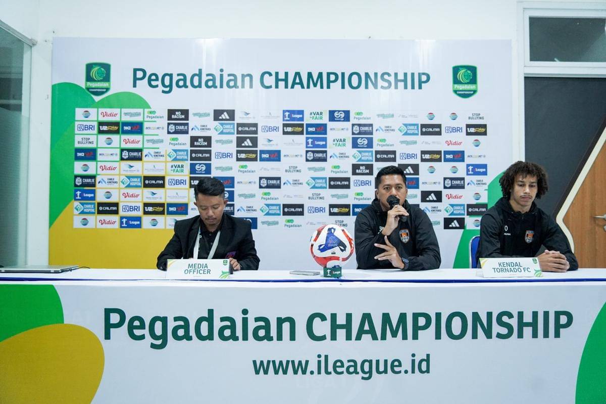 Pelatih Kendal Tornado FC, Stefan Keeltjes, felipe ryan