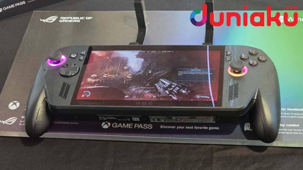 ROG Xbox Ally X memainkan Doom: The Dark Ages. Fotografer: Fahrul Nurullah. (Duniaku.com/Fahrul Nurullah)
