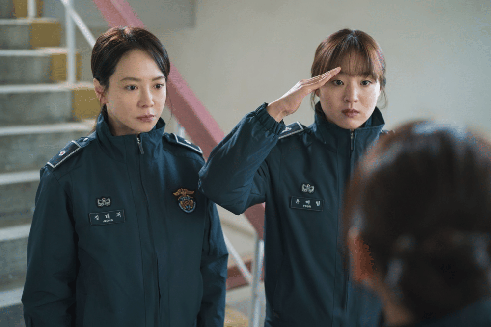 poster film Home Behind Bars (dok. Mano Entertainment/Home Behind Bars)