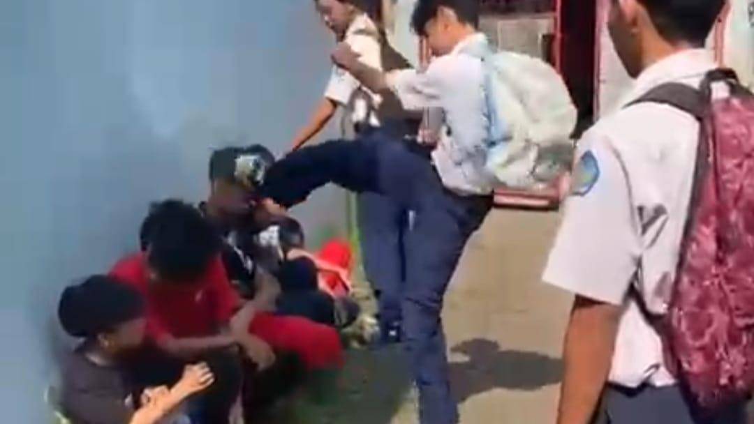 Tangkapan layar video viral perundungan. (Istimewa) 