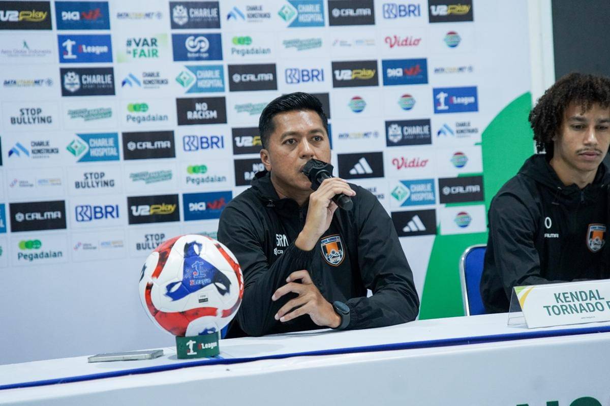 Pelatih Kendal Tornado FC, Stefan Keeltjes