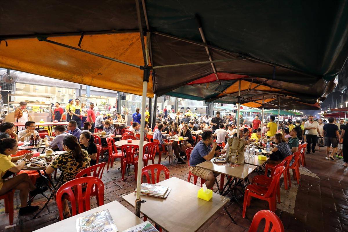 ilustrasi hawker centre di Malaysia