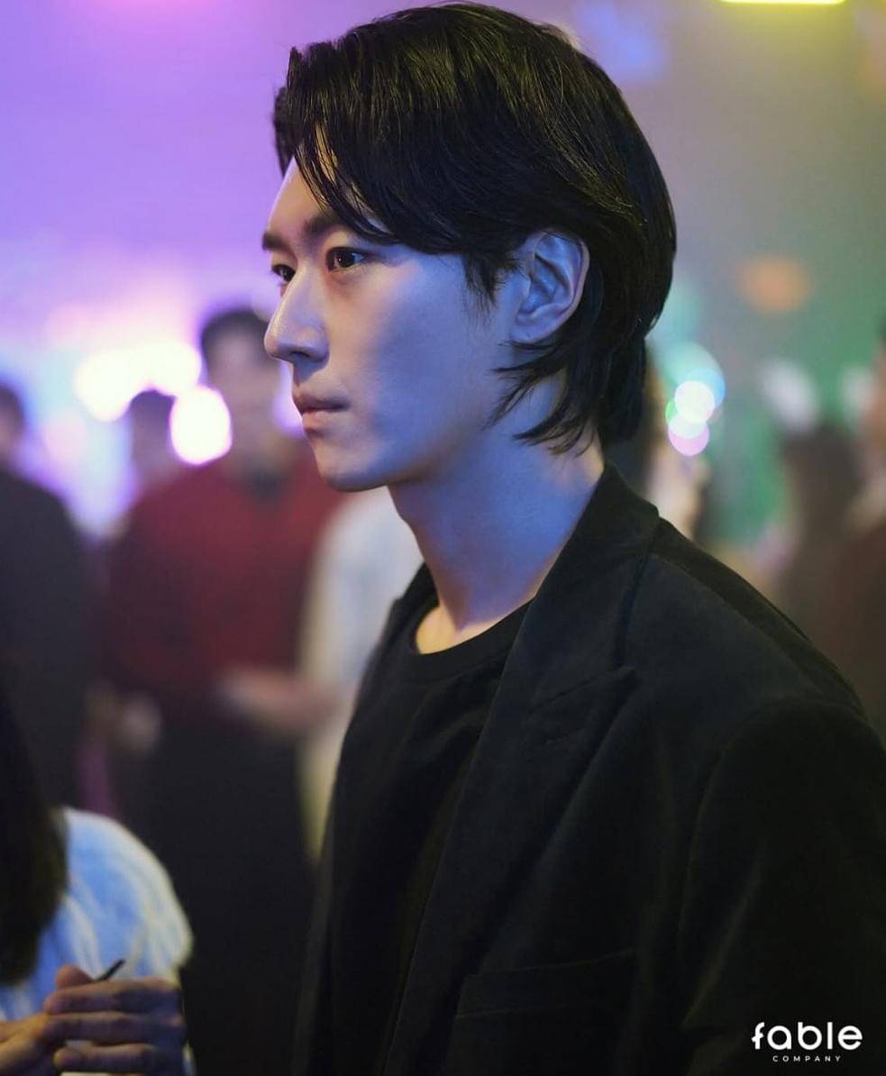 Park Yeon Woo di Walking On Thin Ice 