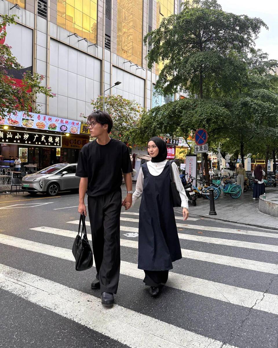 potret mesra Julia Prastini dan Na Daehoon