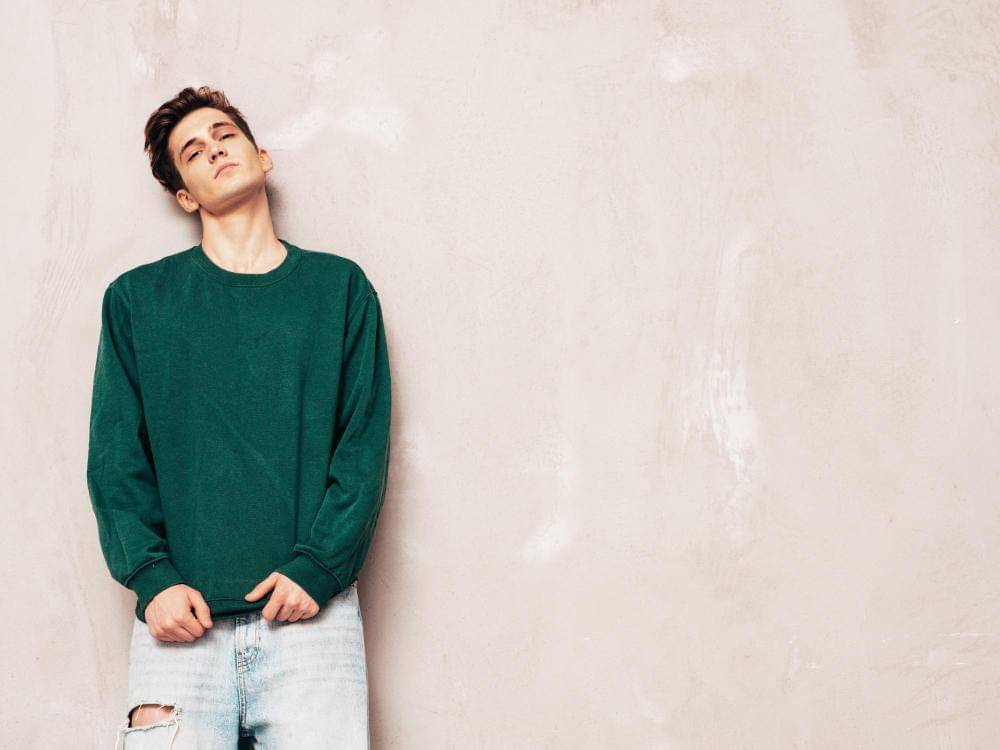 ilustrasi crewneck pria