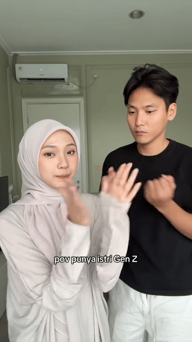 potret mesra Julia Prastini dan Na Daehoon