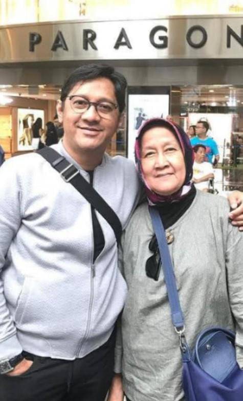 Kedekatan Andre Taulany dan Ibunda (instagram.com/andreastaulany)