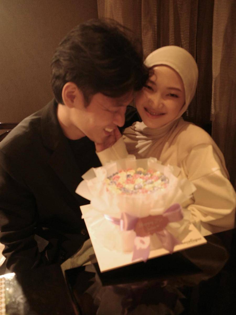 potret mesra Julia Prastini dan Na Daehoon