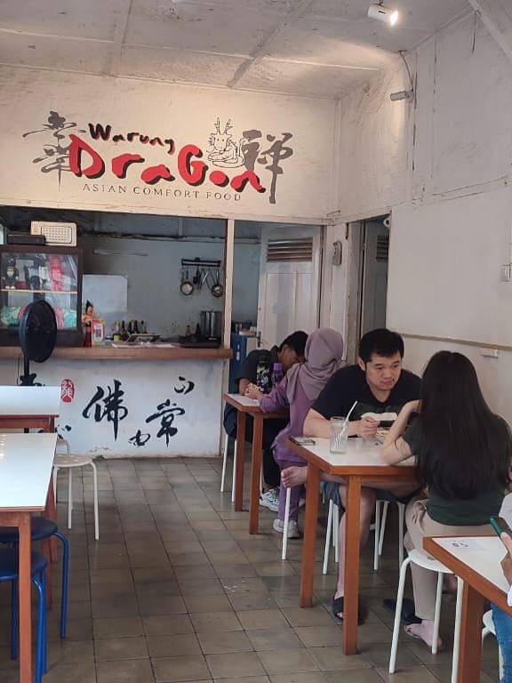 Warung Dragon.