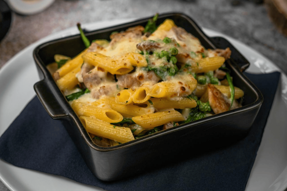 ilustrasi buttered garlic and chilli pasta