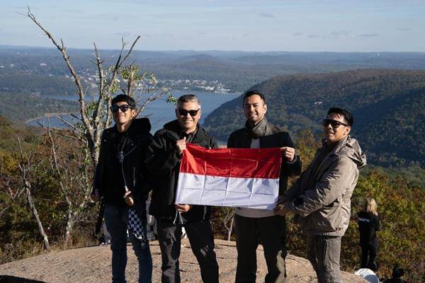 The Dudas-1 Touring di Amerika (instagram.com/raffinagita1717)