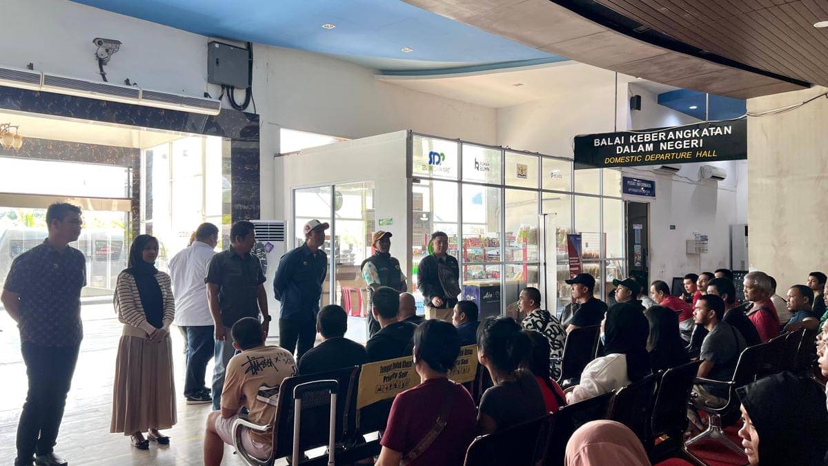 BP3MI Riau bersama P4MI Dumai memberikan pengarahan ke 41 PMI yang dideportasi Malaysia