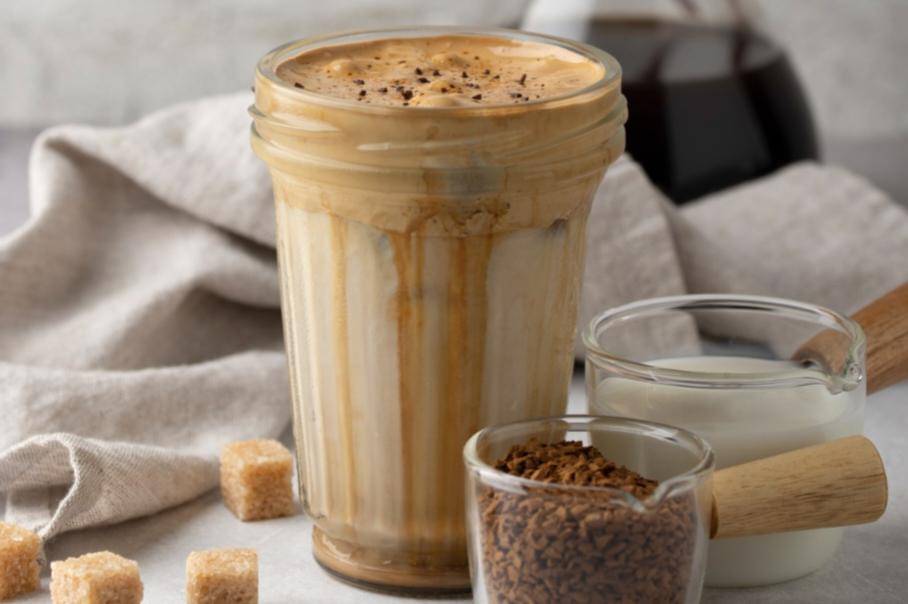 ilustrasi dirty chai latte