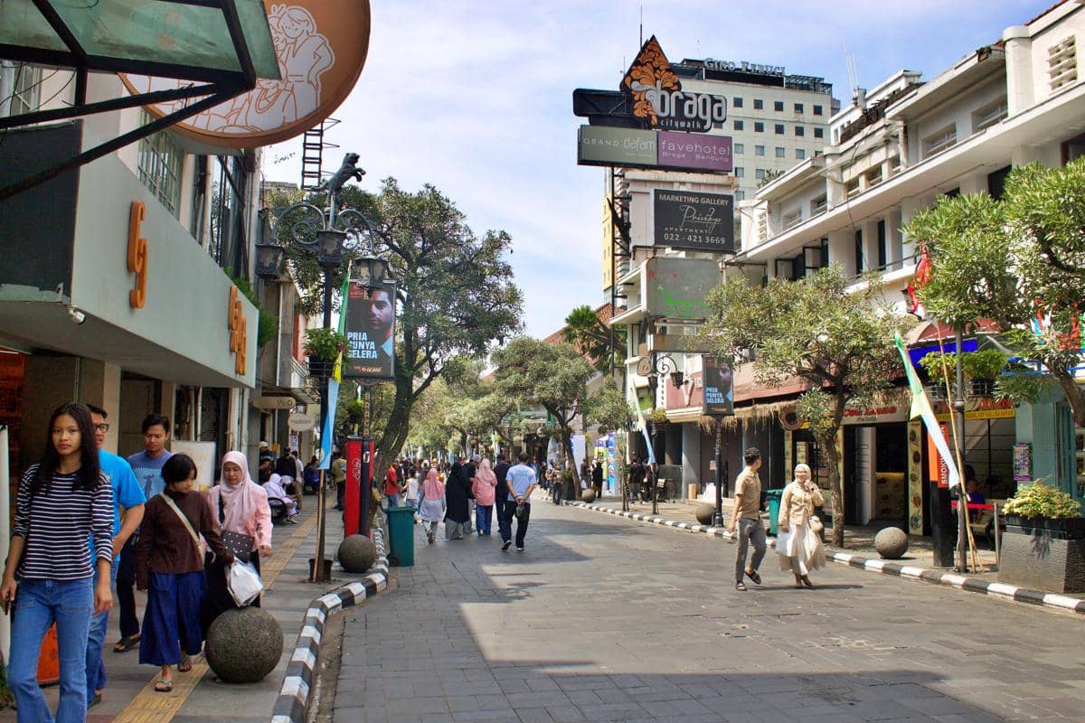 Suasana di Braga Bandung