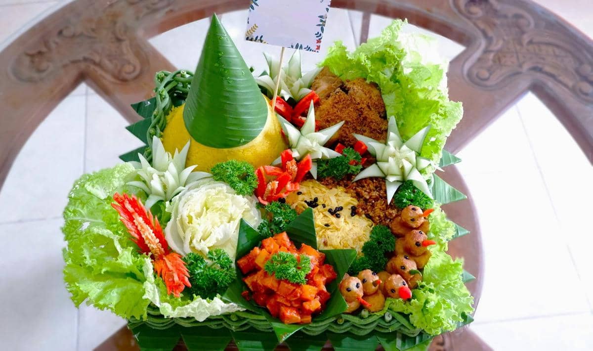 Ilustrasi tumpeng
