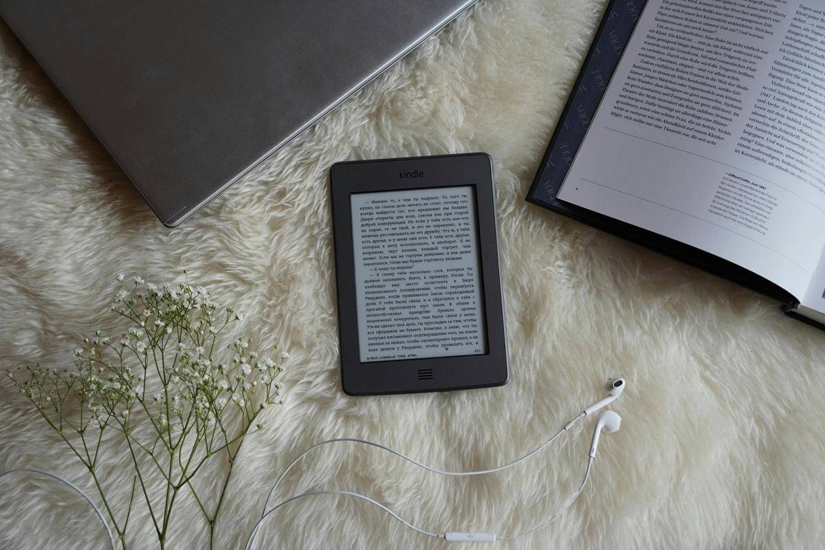 Kindle (pexels/Ekaterina Swiss)