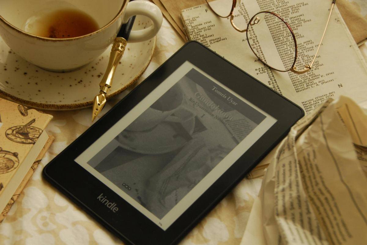 Kindle (pexels/İrem Karakaş)