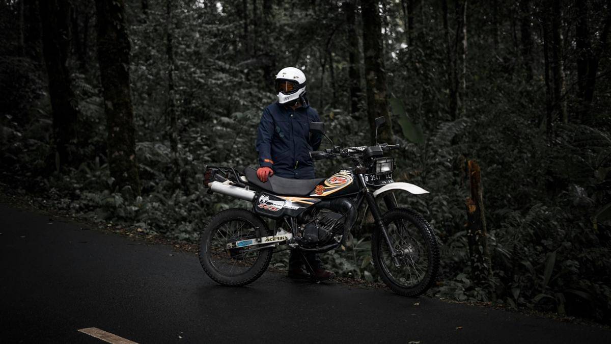 ilustrasi motor trail