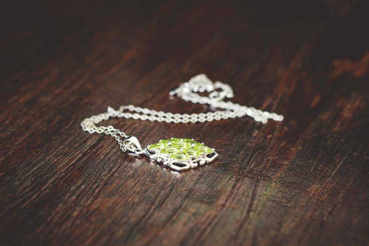 ilustrasi kalung