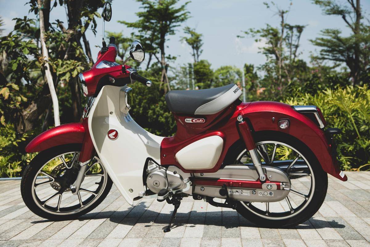 ilustrasi motor klasik