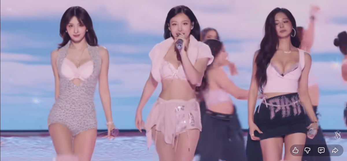 OOTD TWICE di Victoria's Secret Fashion Show 2025