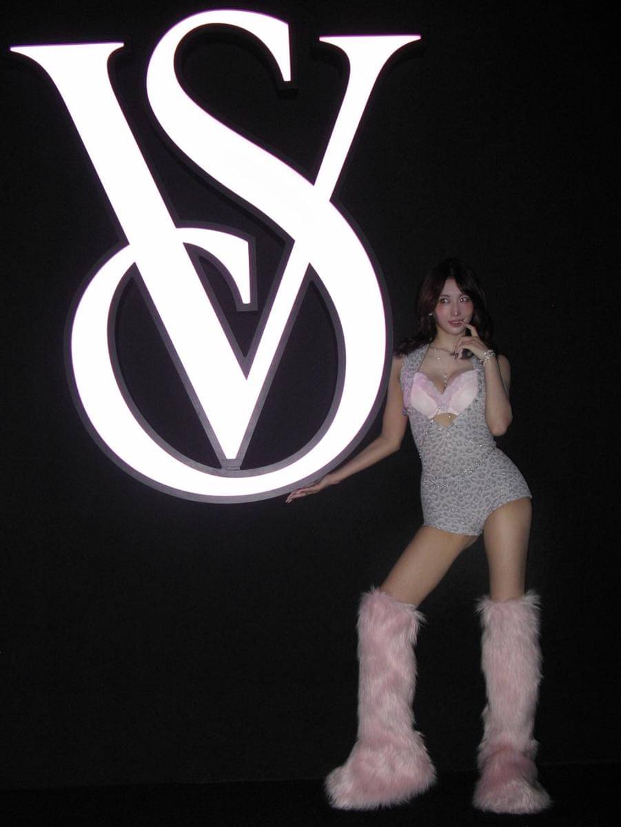 OOTD TWICE di Victoria's Secret Fashion Show 2025