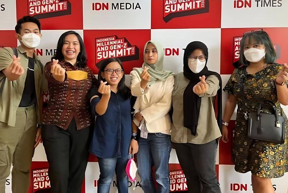 Community Writers bersama editor IDN Times di acara Indonesia Millenial and Gen Z Summit.