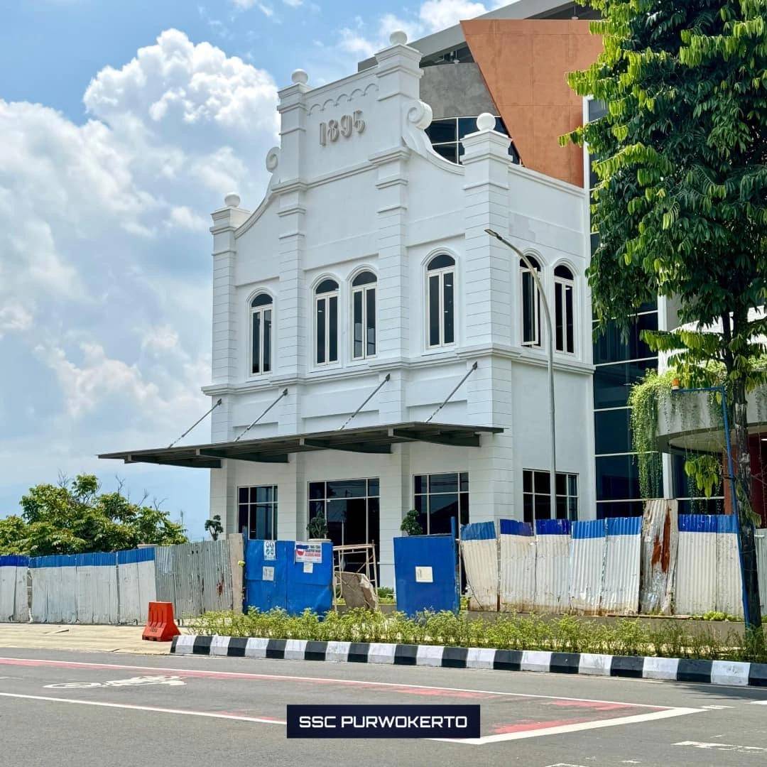 Tampilan Museum BRI Purwokerto dalam proses pembangunan ulang.